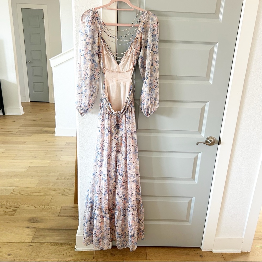 New ASTR Kammy Floral Lace Up Long Sleeve Maxi Dress - Picture 6 of 7
